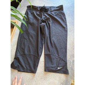 NIKE black capri leggings_M